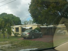 219 NE 4th St, Hallandale Beach FL 33009