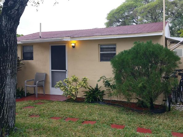 219 NE 4th St, Hallandale Beach FL 33009