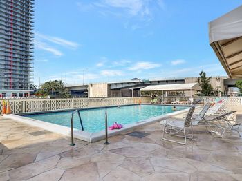 1825 S Ocean Dr Drive