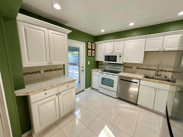 4260 NE 11th Avenue, Pompano Beach FL 33064
