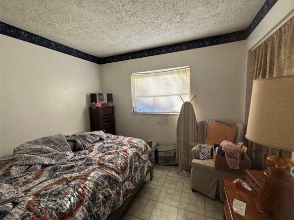 1041 SW 4th Ter, Deerfield Beach FL 33441