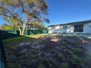 1041 SW 4th Ter, Deerfield Beach FL 33441