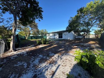 1041 SW 4th Ter