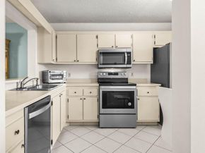 3178 Via Poinciana 315, Lake Worth FL 33467