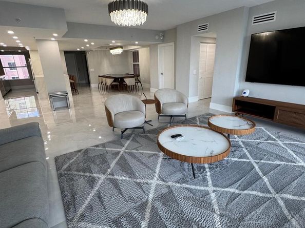 2051 SE 3rd St 406, Deerfield Beach FL 33441