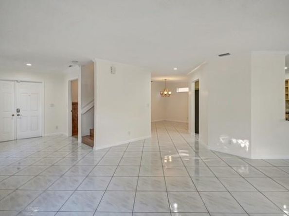3711 NW 23rd Place, Coconut Creek FL 33066