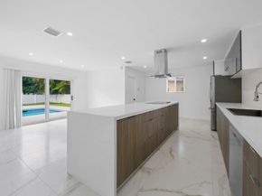 19930 NE 20th Ct, Miami FL 33179