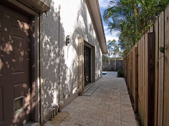 7600 W Country Club Boulevard, Boca Raton FL 33487
