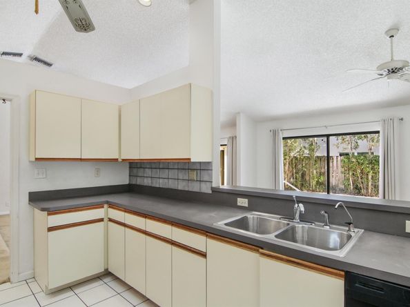 7600 W Country Club Boulevard, Boca Raton FL 33487