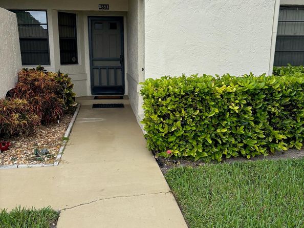 5881 Parkwalk Drive, Boynton Beach FL 33472