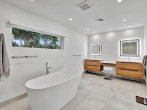 41 S Compass Dr, Fort Lauderdale FL 33308
