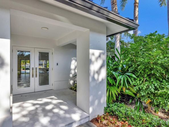 41 S Compass Dr, Fort Lauderdale FL 33308