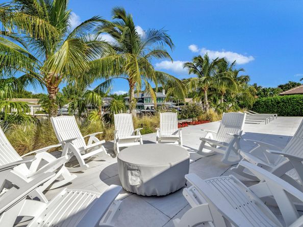 41 S Compass Dr, Fort Lauderdale FL 33308