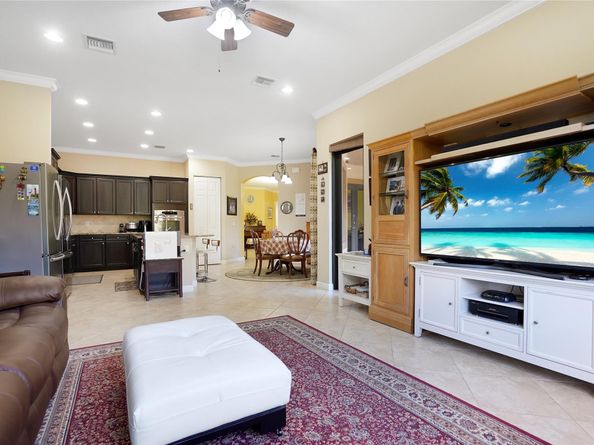 8715 NW 41st St, Cooper City FL 33024