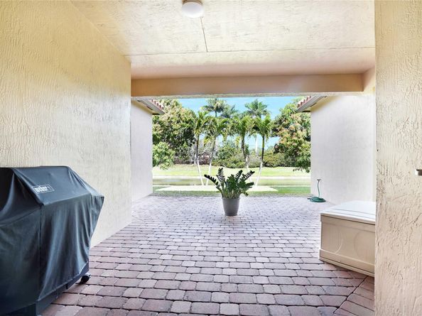 8715 NW 41st St, Cooper City FL 33024