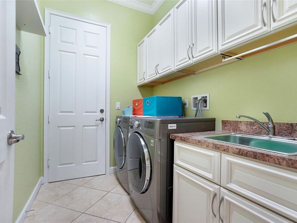 8715 NW 41st St, Cooper City FL 33024