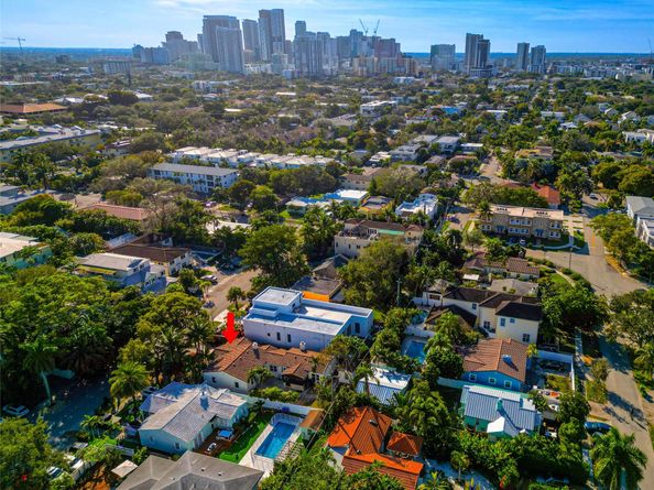 1617 NE 3rd Ct, Fort Lauderdale FL 33301