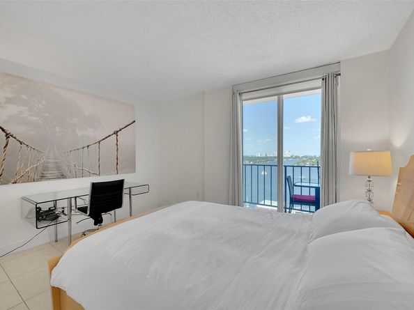 322 Buchanan St 1407, Hollywood FL 33019