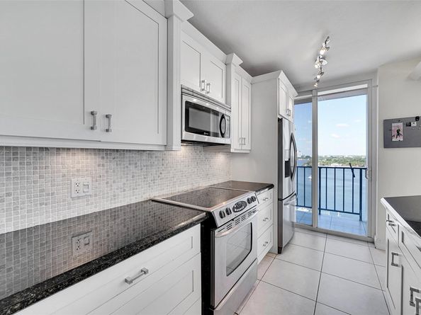 322 Buchanan St 1407, Hollywood FL 33019