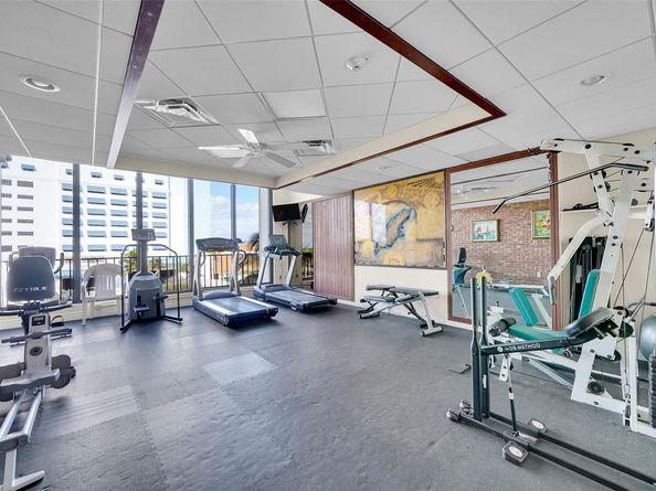 322 Buchanan St 1407, Hollywood FL 33019