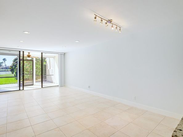 4489 Luxemburg Court Apt. 108, Lake Worth FL 33467