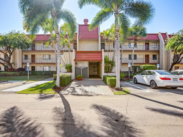 4489 Luxemburg Court Apt. 108, Lake Worth FL 33467