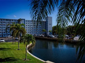 1511 SE 15th Ct 201, Deerfield Beach FL 33441