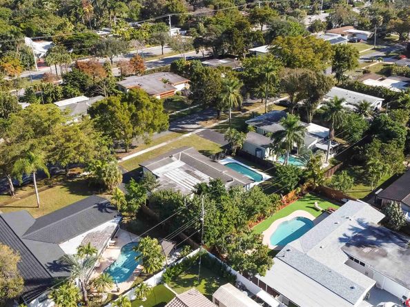 5532 SW 1st Street, Plantation FL 33317