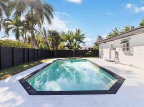 5532 SW 1st Street, Plantation FL 33317