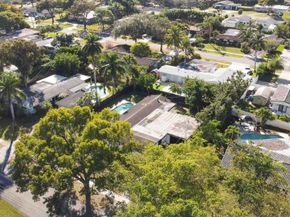 5532 SW 1st Street, Plantation FL 33317