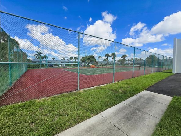 2886 Fernley Drive E 40, West Palm Beach FL 33415