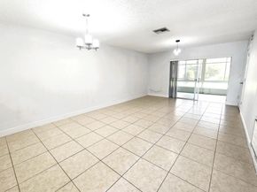 2886 Fernley Drive E 40, West Palm Beach FL 33415
