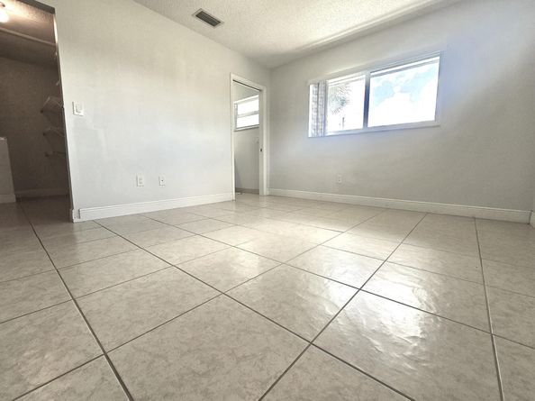 2886 Fernley Drive E 40, West Palm Beach FL 33415