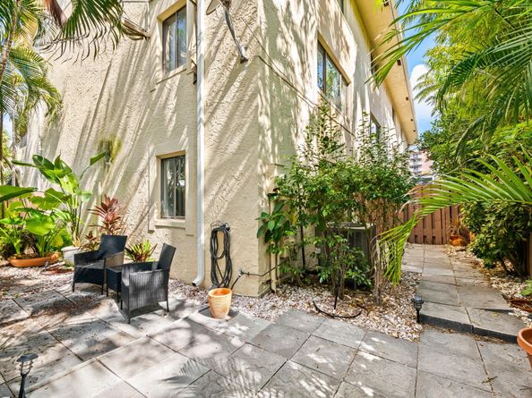 3225 NE 13th St 201, Pompano Beach FL 33062
