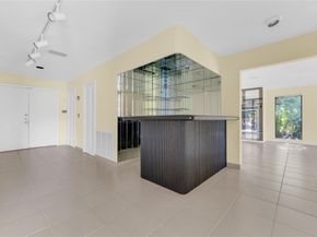 21180 Juego Cir 18A, Boca Raton FL 33433