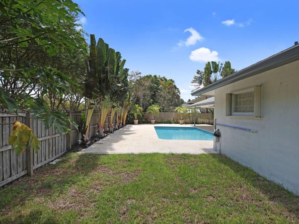 17634 Lake Park Road, Boca Raton FL 33487