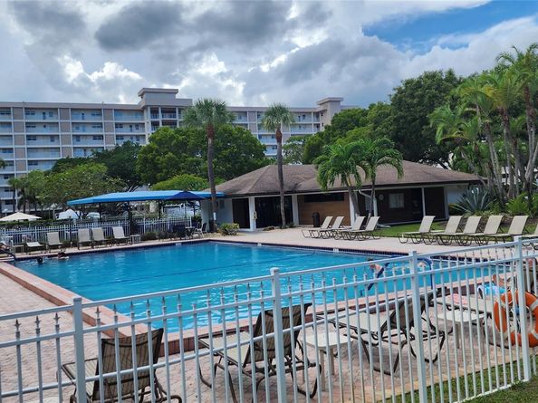 2650 S Course Dr 505, Pompano Beach FL 33069