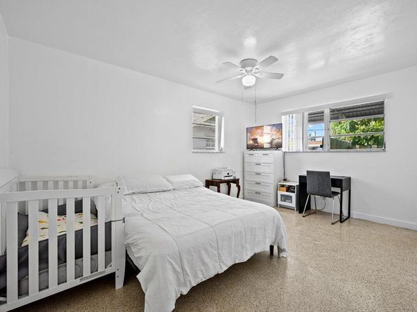 309 SW 7th Street, Hallandale Beach FL 33009