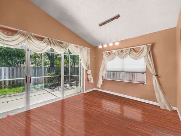 10361 NW 11th Ct, Plantation FL 33322