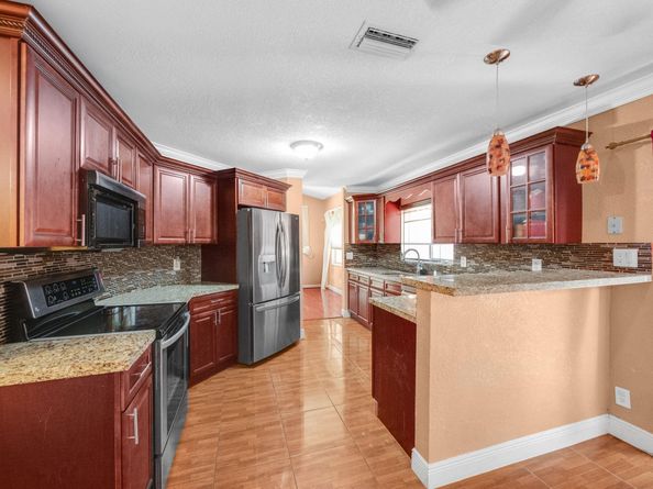 10361 NW 11th Ct, Plantation FL 33322