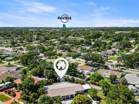 1600 Yale Dr, Hollywood FL 33021