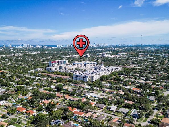 1600 Yale Dr, Hollywood FL 33021