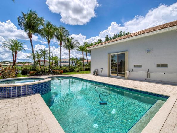 113 La Vida Court, Palm Beach Gardens FL 33418