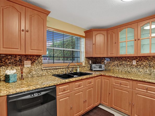 2542 Marathon Ln, Fort Lauderdale FL 33312
