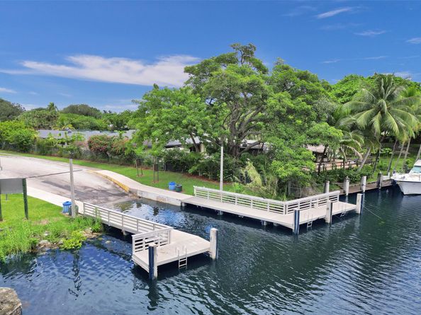2542 Marathon Ln, Fort Lauderdale FL 33312