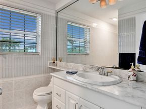 2542 Marathon Ln, Fort Lauderdale FL 33312
