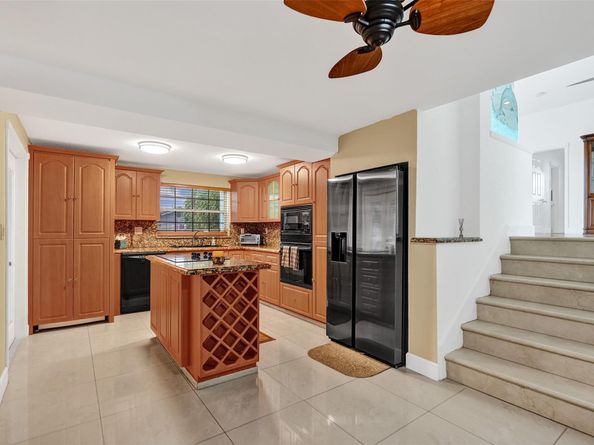 2542 Marathon Ln, Fort Lauderdale FL 33312