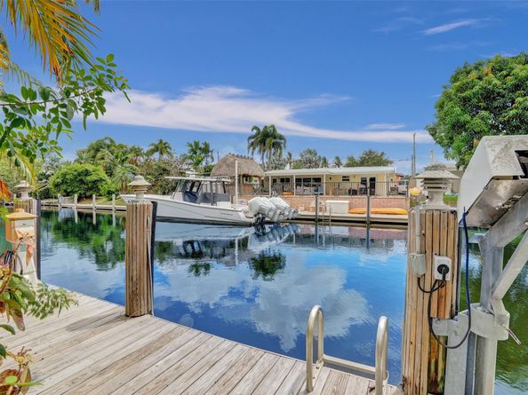 2542 Marathon Ln, Fort Lauderdale FL 33312