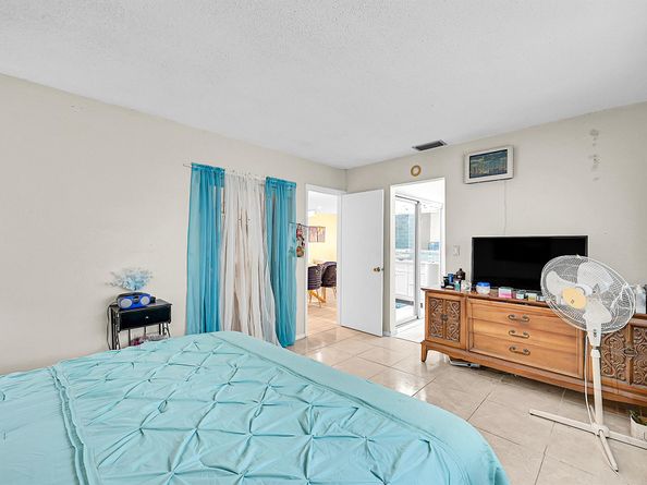 4189 NW 52nd Avenue, Lauderdale Lakes FL 33319