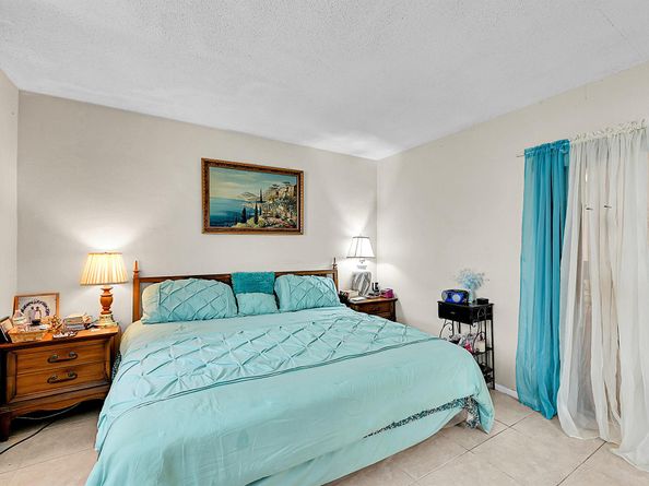 4189 NW 52nd Avenue, Lauderdale Lakes FL 33319